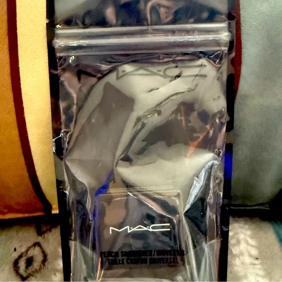 MAC Eye / Lip liner Sharpener - Picture 1 of 1